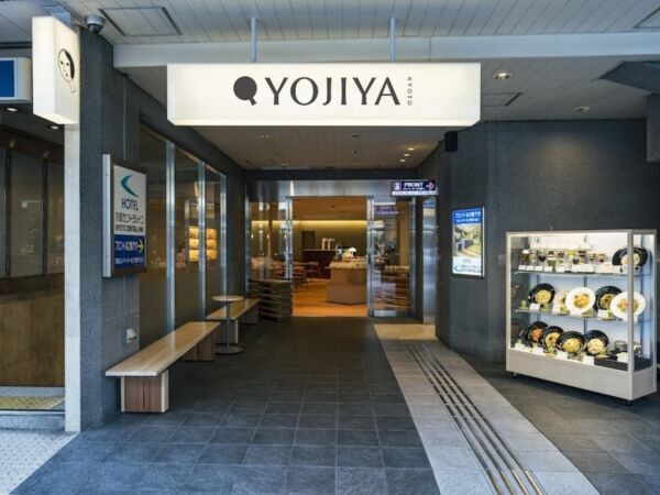 毎年話題！ よーじやのチョコミントパフェ、ことしはスースー感が80倍へ！