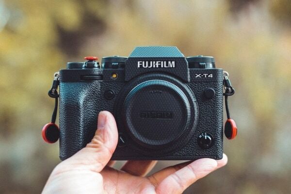 今、人気のカメラメーカーはどこ？　リアルな声をランキングで紹介【アンケート調査】