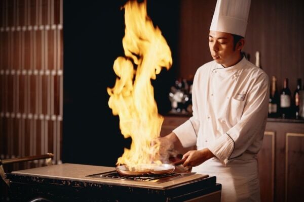 名画を料理で。南仏の陽光や夜の情景に彩られたゴッホの名画を料理で巡る特別コース