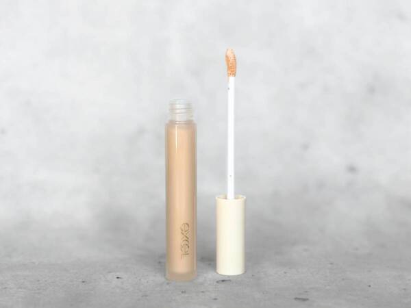 イエベ秋がトライ！　エクセル、KATEの「仕込みコンシーラー」でつくる浮かない白玉肌