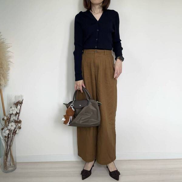 ユニクロのリネンパンツが優秀！　長い夏を快適に過ごす大人の着回し術