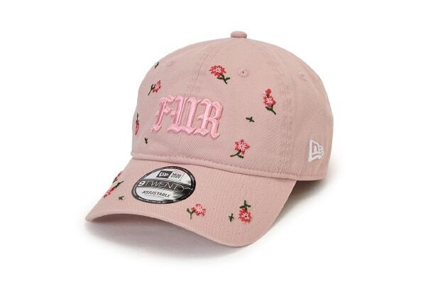 FURFUR×NEW ERAのコラボアイテムが登場！　フェミニンカジュアルなキャップ＆キャップポーチ、ロゴTがラインナップ