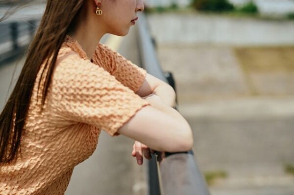 好きすぎて苦しい……。「職場での片思い」が辛い時の対処法