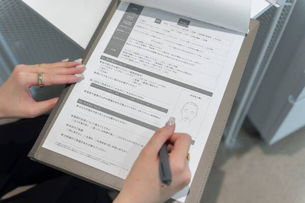「最近、盛れない……」→顎シュッ、目パチッ！　ポーラで人生初エステを受けたコスメオタクが、まるで別人に!?
