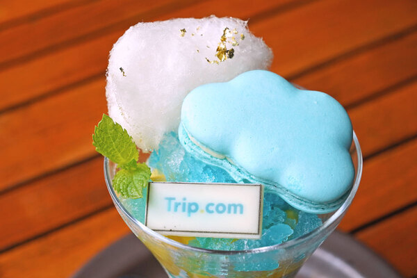 昼と夜で異なるパフェが楽しめる！　「Trip.com×ハイアット セントリック 銀座 東京」のコラボパフェで“夏の旅気分”を味わってみた