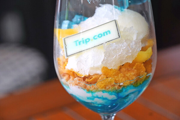 昼と夜で異なるパフェが楽しめる！　「Trip.com×ハイアット セントリック 銀座 東京」のコラボパフェで“夏の旅気分”を味わってみた