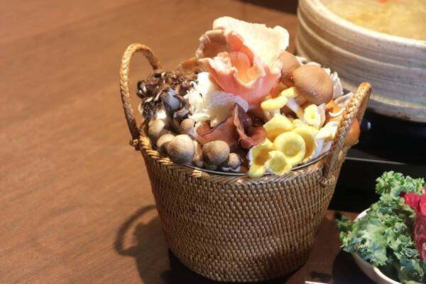 変わったきのこが10種類以上！　吉祥寺新オープンの「裏の山の木の子」オリジナルきのこ火鍋を実食