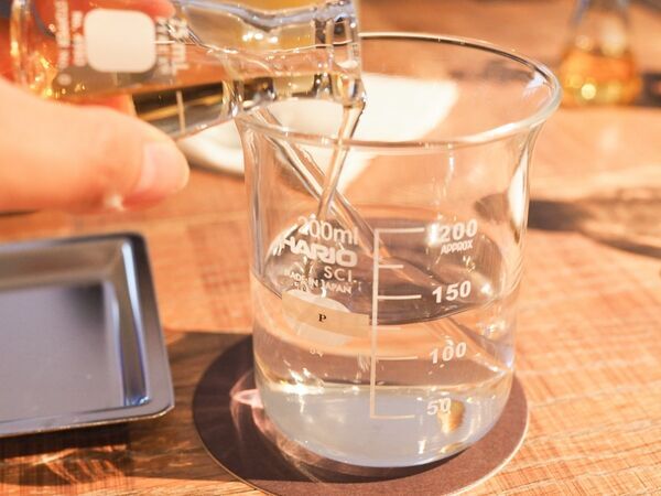 桁違いのビタミンCを配合!?　毛穴、透明感に悩む私がタカミの新作美容液に感動した話