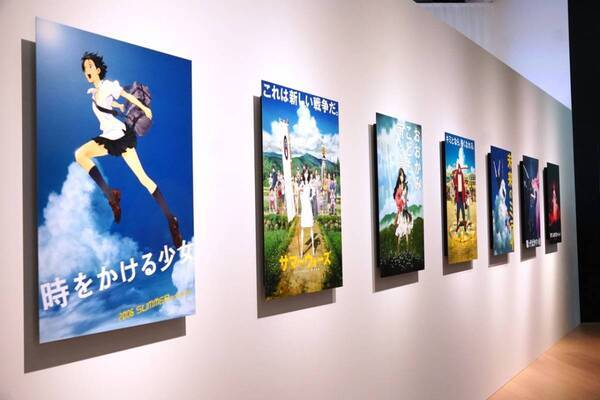 あの夏のきらめきが眩しい……。「時かけ」「おおかみこども」「サマーウォーズ」の世界に没入できる「細田守の原点/展」開催中