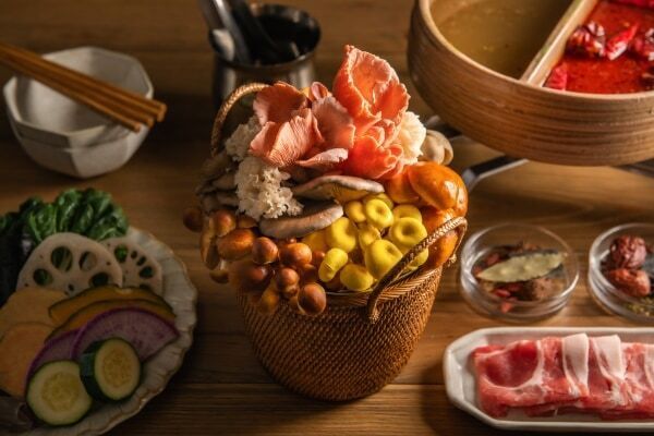 兵庫県神戸市にきのこ火鍋を楽しむ「裏の山の木の子」がオープン