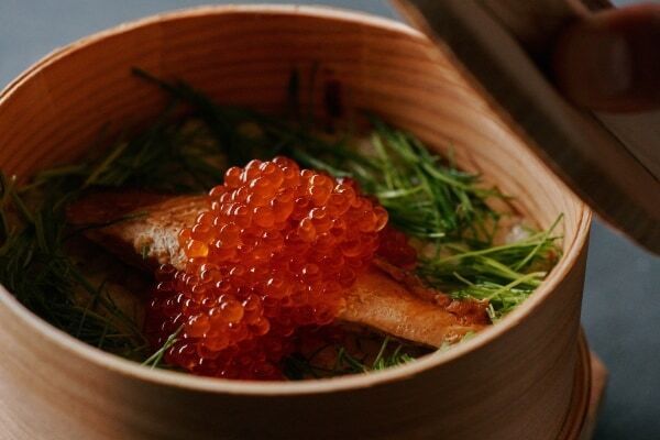 東京・北千住にオープン。焼鳥をハイボールや焼酎と楽しむ隠れ家酒場「調和」