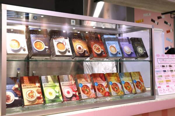 スティックで作るアイスドリンクに癒やされる。「ブレンディ®カフェラトリー®」の無料カフェスタンドが表参道で3日間限定オープン中！