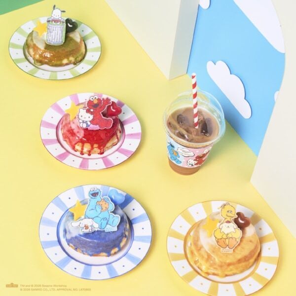 【セサミストリート×サンリオ】ぬいぐるみチャーム、パスケース、フェイスポーチなどコラボ商品が新登場！