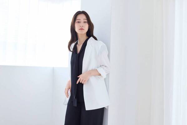 酷暑を乗り切る通勤服。きれい見えと涼しさを両立する優秀アイテム3つ