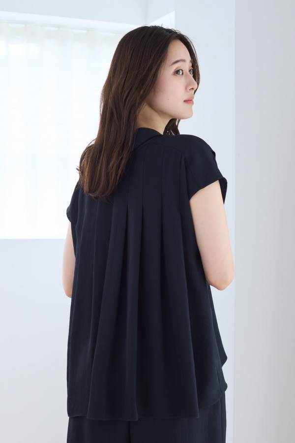 酷暑を乗り切る通勤服。きれい見えと涼しさを両立する優秀アイテム3つ