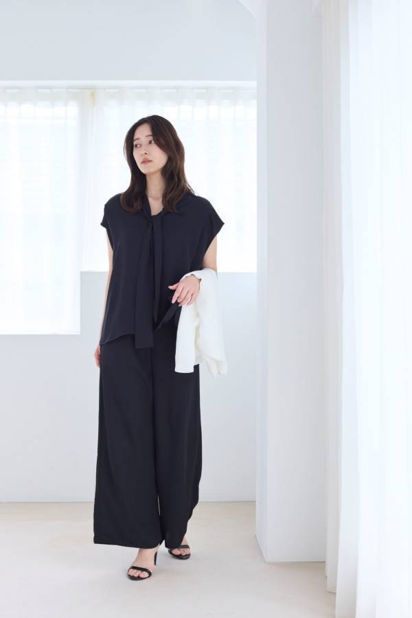酷暑を乗り切る通勤服。きれい見えと涼しさを両立する優秀アイテム3つ