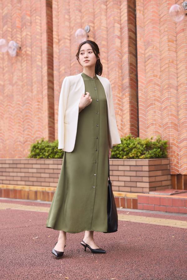 暑すぎる日の通勤服問題を解決。一枚でサマになる“大人のきれいめワンピ”