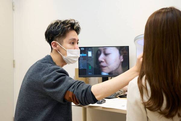 【夏までに垢抜けたい人必見】アラサー編集部員が美容クリニックに駆け込んだ結果……肌診断で突きつけられた現実