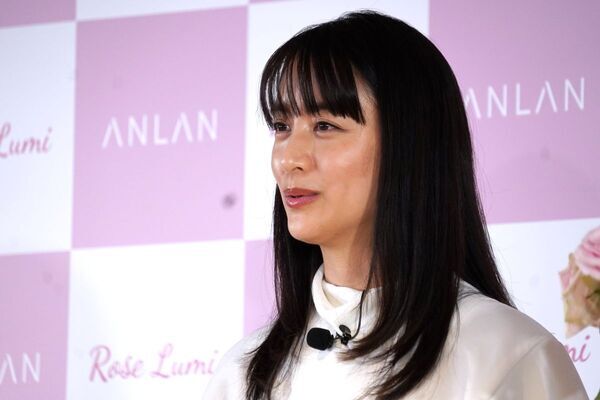 “美顔器あるある”「続かない」を解消!?　山本美月がANLAN新作美顔器をおすすめする理由