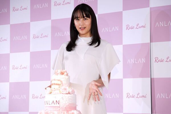 “美顔器あるある”「続かない」を解消!?　山本美月がANLAN新作美顔器をおすすめする理由