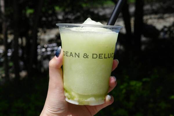 この夏、何度も飲みたい！　DEAN & DELUCAの限定シャインマスカットフラッペ“おいしさの秘密”を聞いてきた