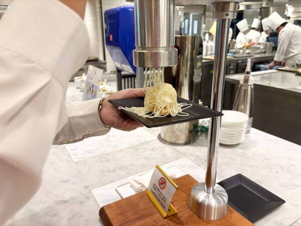 締めは麻辣湯！　京王プラザホテルの『サマースイーツブッフェ』で極上の夏リゾート時間を過ごしてきた