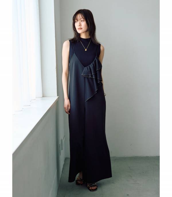 いつもの夏服を洗練された印象に。「YECCA VECCA」で着こなす大人のレイトサマーコーデ