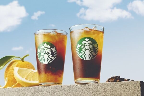 【スタバ新作】“苦さひかえめ”のコーヒー!?　若者との共創から生まれた「クリア コーヒー」「シトラス クリア コーヒー」新発売