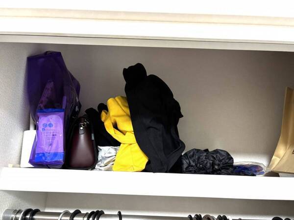 推しグッズが手放せない……。都内1K一人暮らしOLが“汚部屋”を卒業した方法