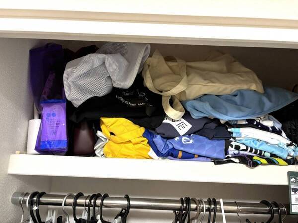 推しグッズが手放せない……。都内1K一人暮らしOLが“汚部屋”を卒業した方法