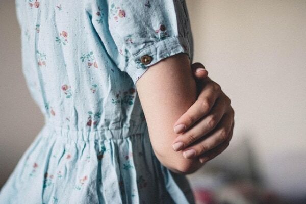 【日焼け止めだけじゃない！】実際に効いた「紫外線対策」をアンケート調査