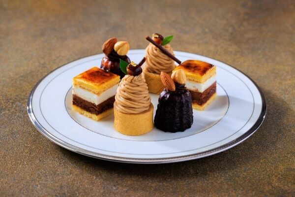 【東京・立川】シャインマスカットを主役に、秋の味覚たっぷり。1日20食限定の「シャインマスカットと秋の味覚のアフタヌーンティー」