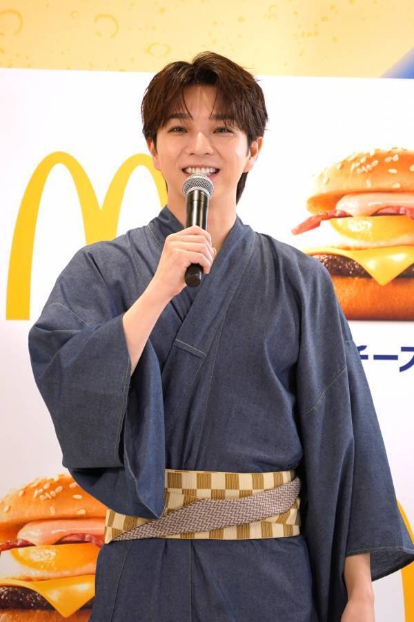 「心にじゅわ〜っと沁みる」M!LK塩﨑太智・=LOVE佐々木舞香が新「月見」シリーズを全力実食＆全力ジェスチャー！