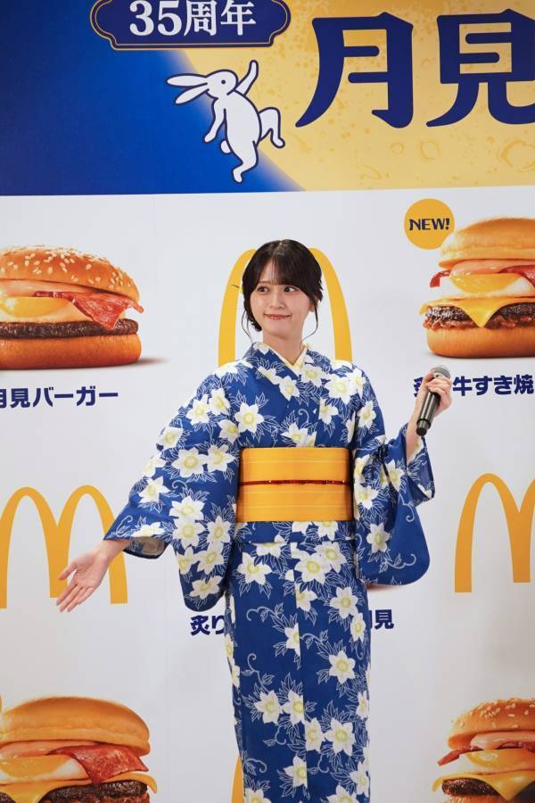 「心にじゅわ〜っと沁みる」M!LK塩﨑太智・=LOVE佐々木舞香が新「月見」シリーズを全力実食＆全力ジェスチャー！