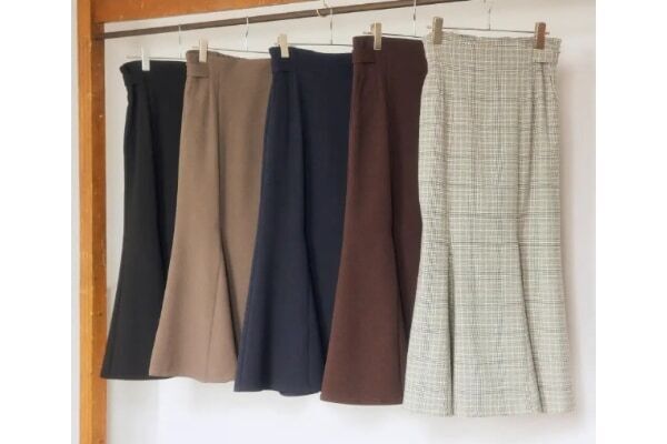 岡崎紗絵が着こなすVISの「美easy」コレクション公開！　1枚で決まるドッキングシャツやジャケットが登場