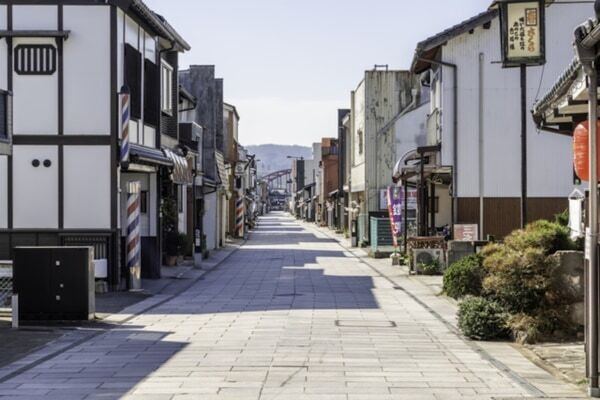 【2026年穴場紅葉ランキングTOP30】1位は群馬県の黄金に染まる湿原!?　旅行アプリ「NEWT」が全国1,741自治体を徹底調査
