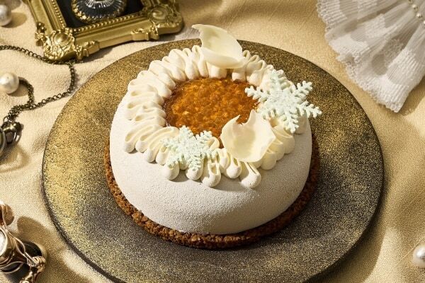 テーマは「冬の夢の世界」。ザ・リッツ・カールトン大阪、きらめく冬を彩るクリスマスケーキ5種の予約受付をスタート
