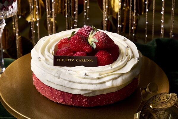 テーマは「冬の夢の世界」。ザ・リッツ・カールトン大阪、きらめく冬を彩るクリスマスケーキ5種の予約受付をスタート