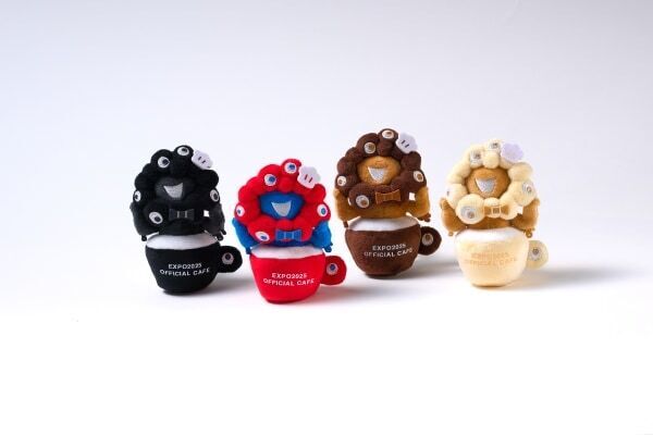 カフェカラーのミャクミャクがかわいい！　EXPO2025 オフィシャルカフェから持ち歩きマスコット全5種が登場
