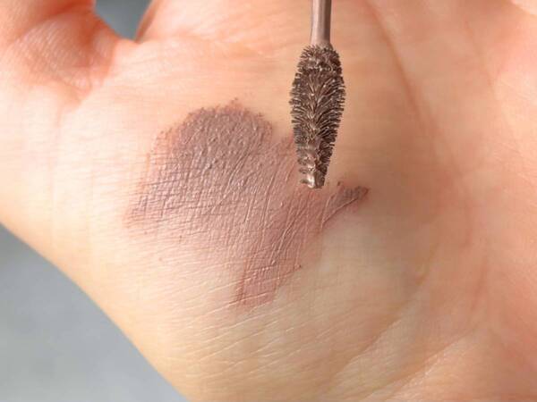 【セザンヌ・エクセル新作】秋っぽい「まろやかブラウン」でトレンドの“引き算眉”をつくろう