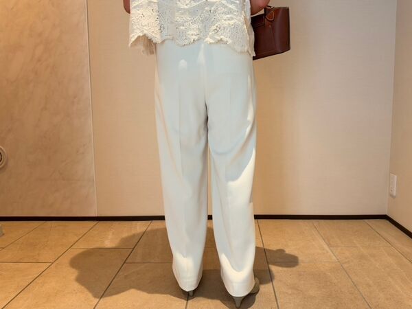 【徹底比較】低身長×骨ストはどれを買う？　人気３ブランドの“白ワイドパンツ”を履き比べ＆レビュー
