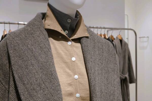 この秋、何着る？　新たに誕生した「Theory 自由が丘店」で出会う、上質な秋のワードローブ3選