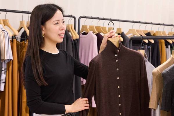 Theoryの社員が何枚も買うニットとは？　名品「Regal Wool」の魅力を徹底解剖