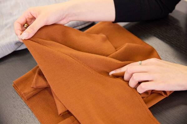 Theoryの社員が何枚も買うニットとは？　名品「Regal Wool」の魅力を徹底解剖