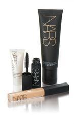 ナーズ（NARS）より、コンシーラーとファンデーションがセットになった「ベースメーキャップキット」発売