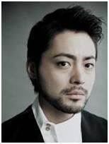 山田孝之、話題のCM曲「モテモテ♡マーロ」で衝撃デビュー。インタビューで、モテる男について語る
