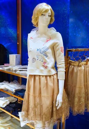 アナスイとセーラームーンがコラボ。伊勢丹新宿でポップアップイベント開催