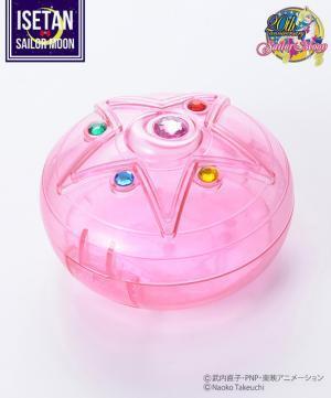 アナスイとセーラームーンがコラボ。伊勢丹新宿でポップアップイベント開催