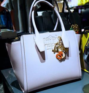 アナスイとセーラームーンがコラボ。伊勢丹新宿でポップアップイベント開催