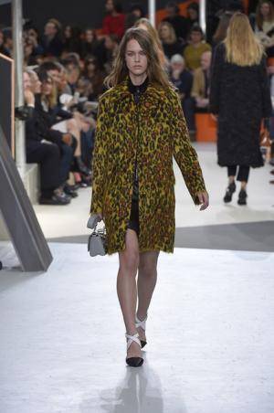 過去から未来へ続くルイ・ヴィトン【2015-16秋冬ウィメンズ】